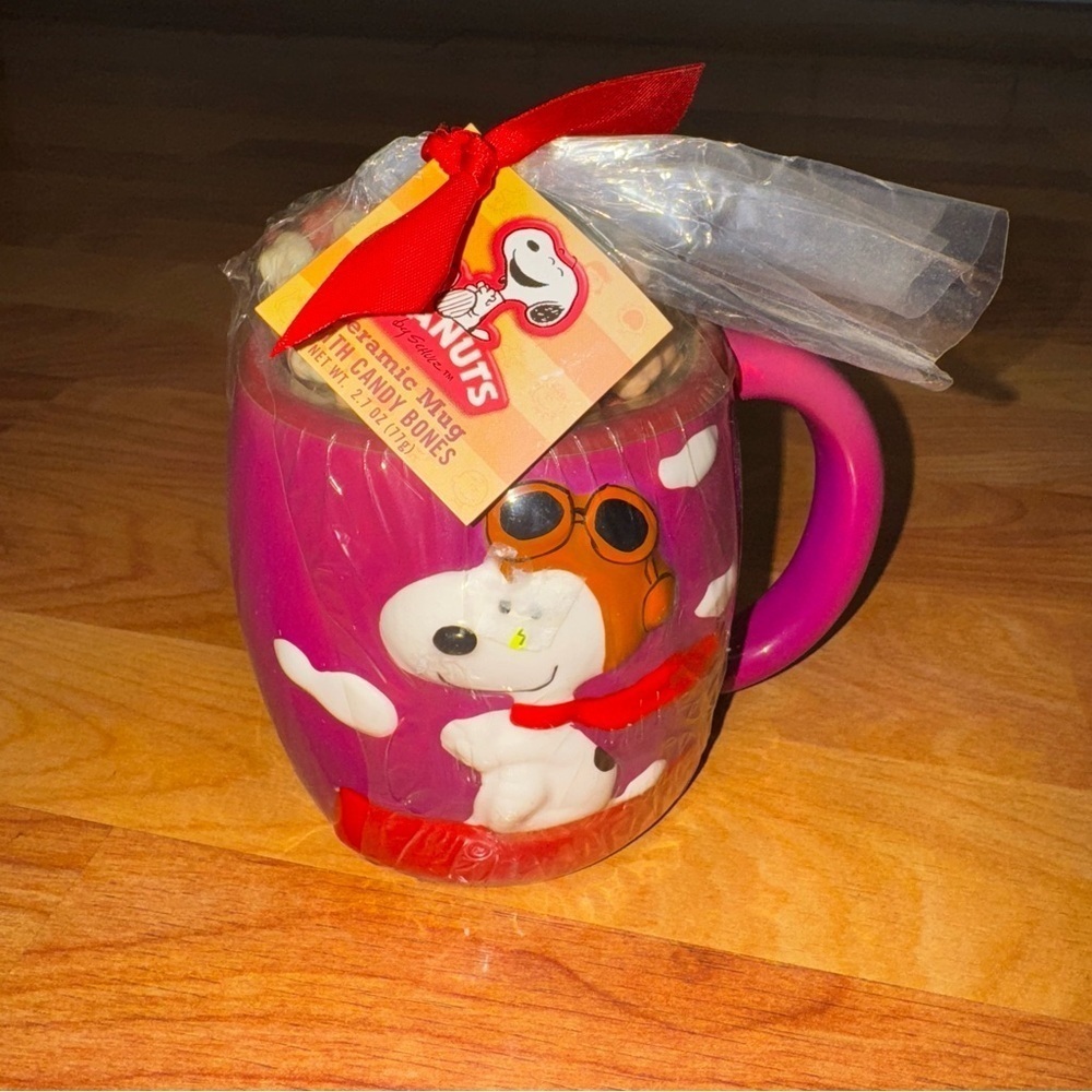 Vtg Peanuts Snoopy Ceramic Mug With Candy Bones New Never Opened Galerie Brand